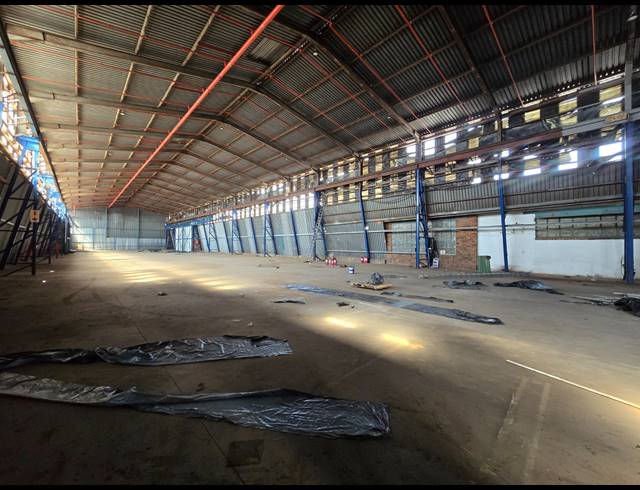 2,601M² WAREHOUSE TO LET IN TUNNEY